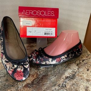 Women’s casual flats! Black flowered, can be dressy or casual! Very comfy!